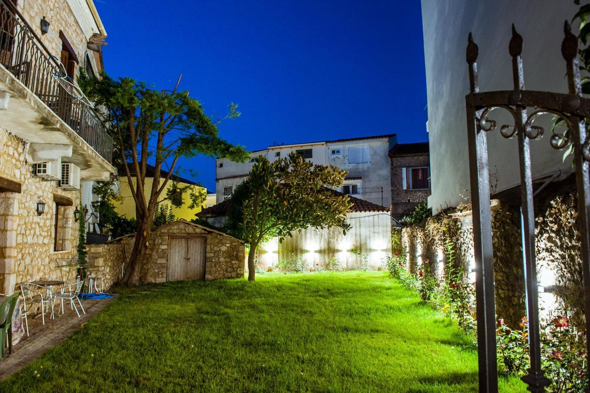 Seafront Stone Suites Vónitsa Eksteriør bilde
