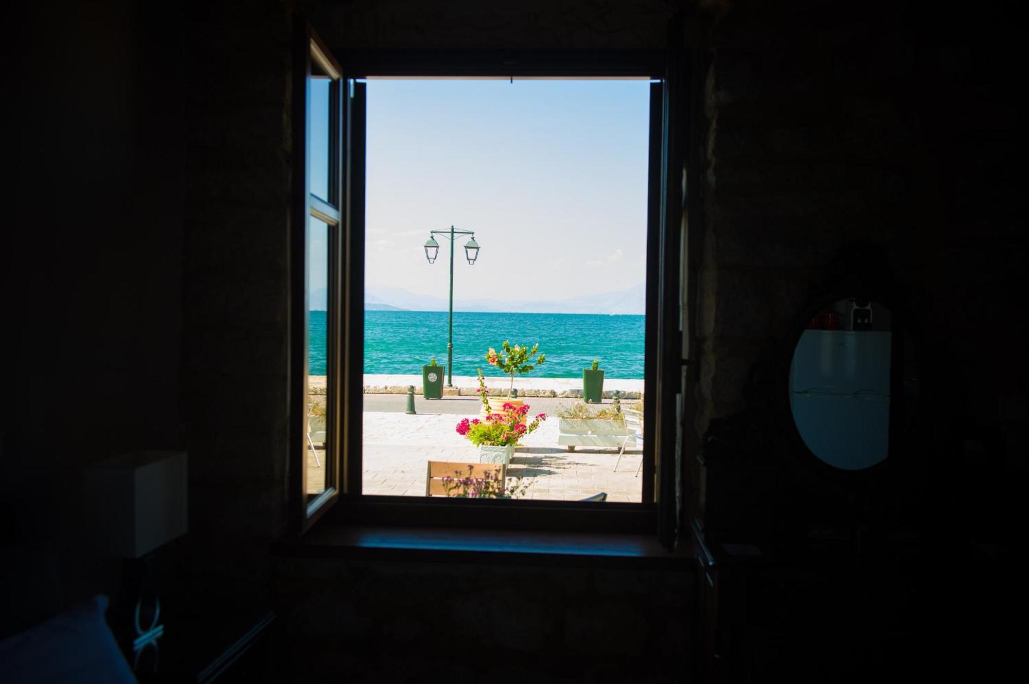 Seafront Stone Suites Vónitsa Eksteriør bilde
