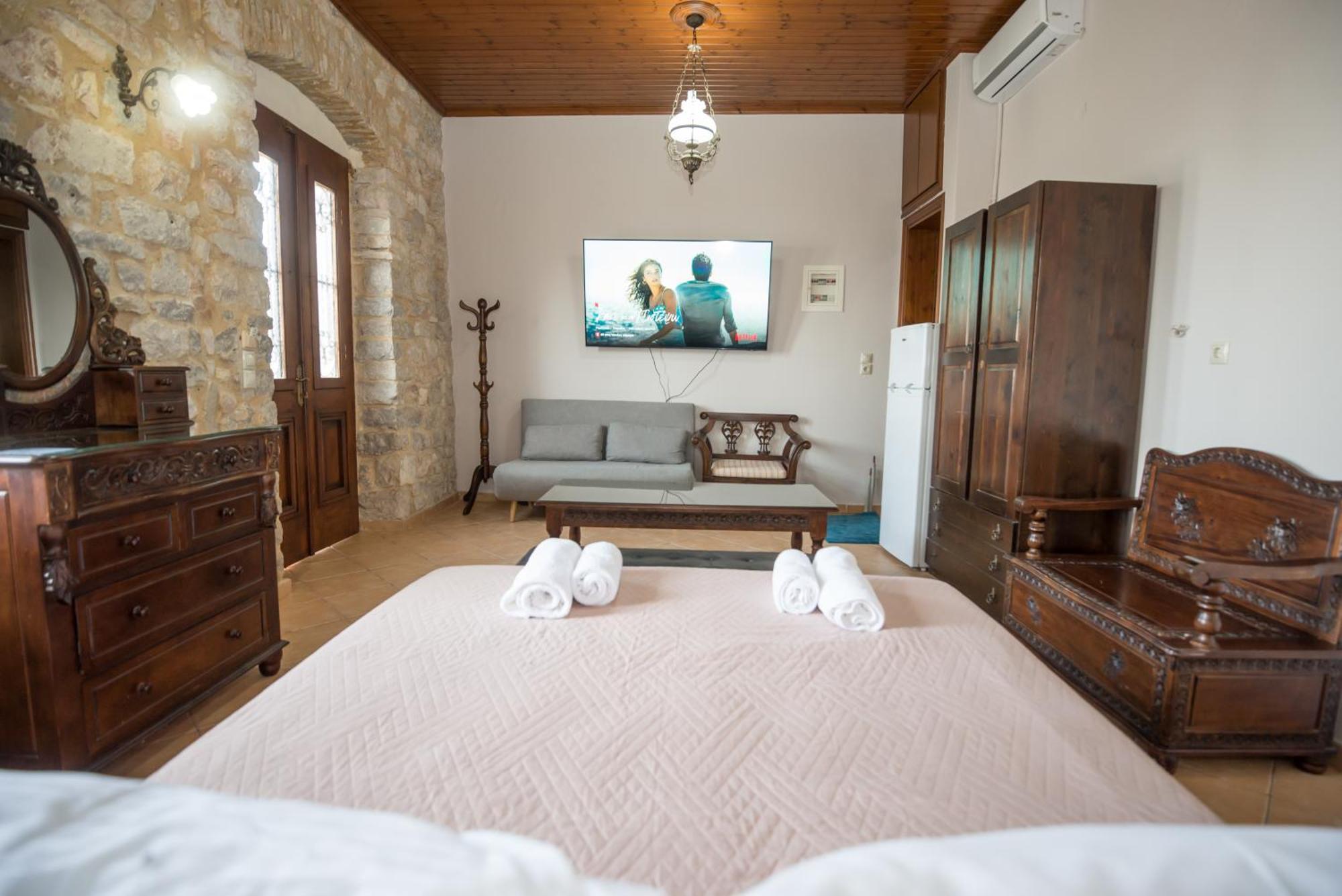 Seafront Stone Suites Vónitsa Eksteriør bilde