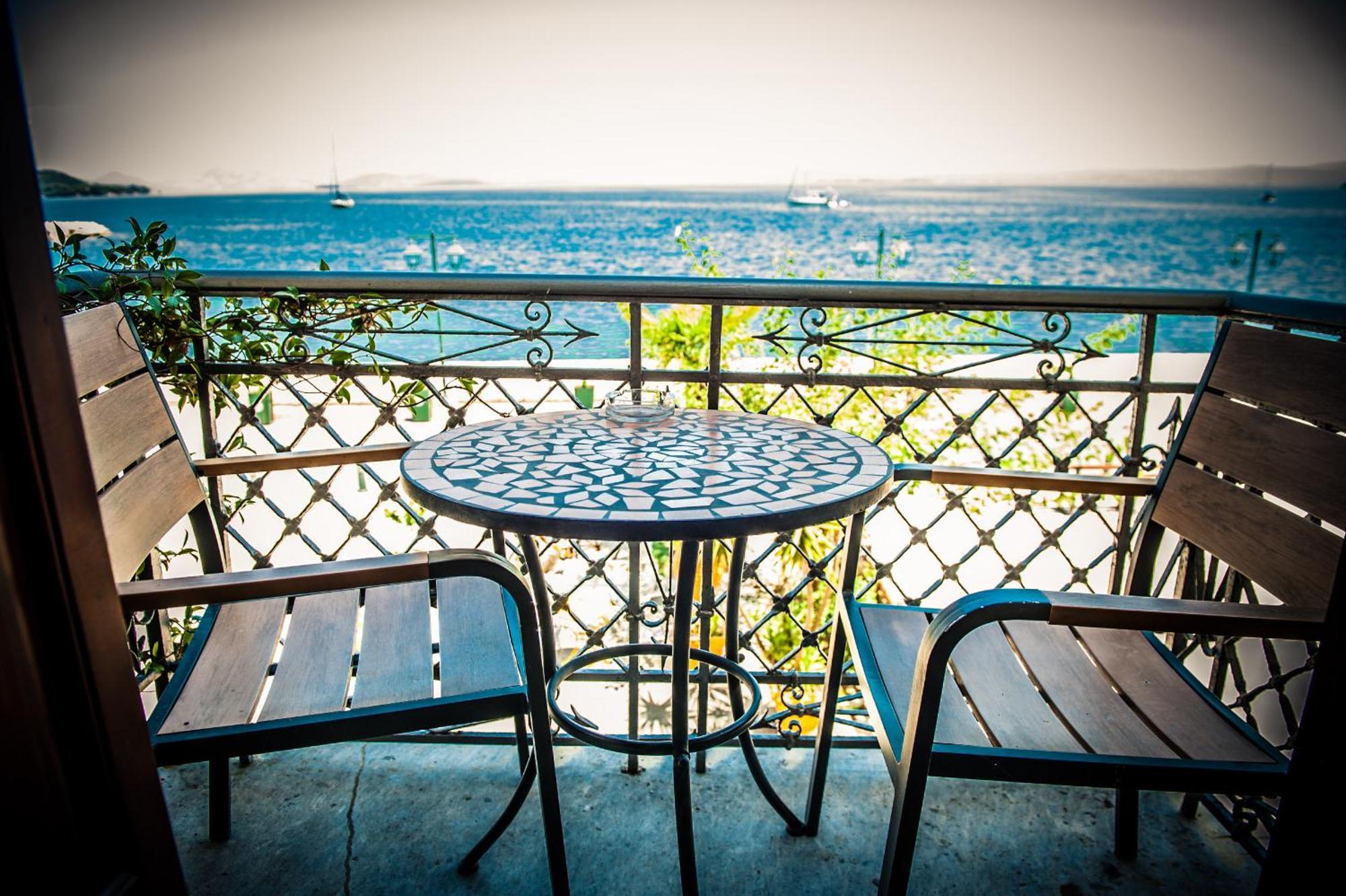 Seafront Stone Suites Vónitsa Eksteriør bilde